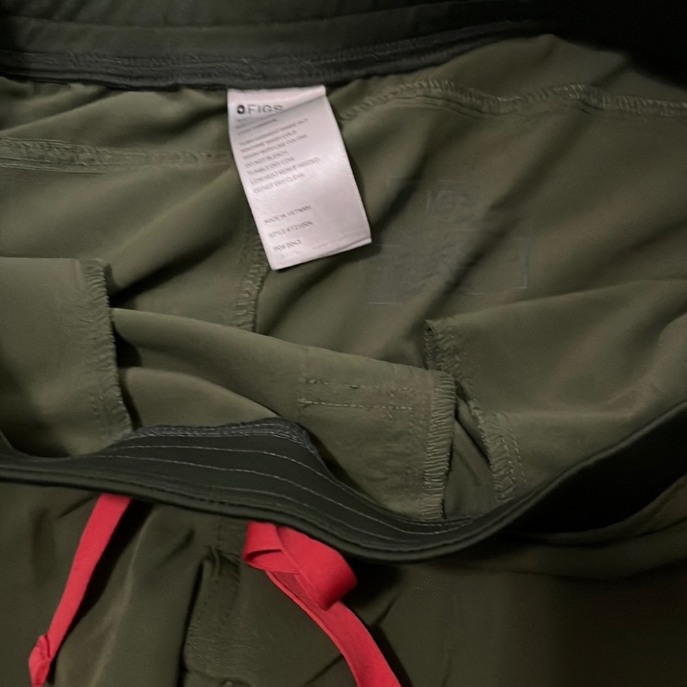 Figs Olive Green Set - Picture 6 of 7